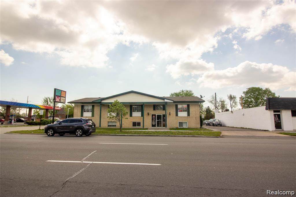 23750 Gratiot Avenue - Photo 1