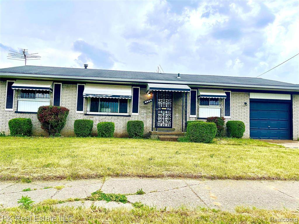 4040 Middlebelt Road - Photo 1