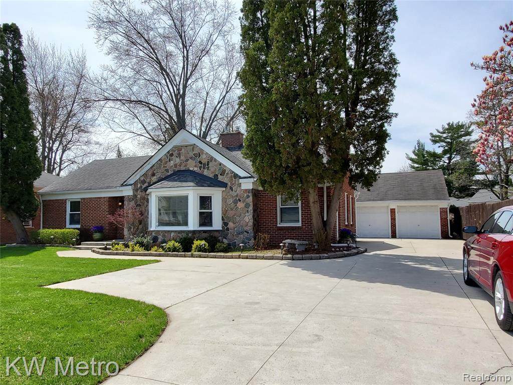 2805 Crooks Road - Photo 1