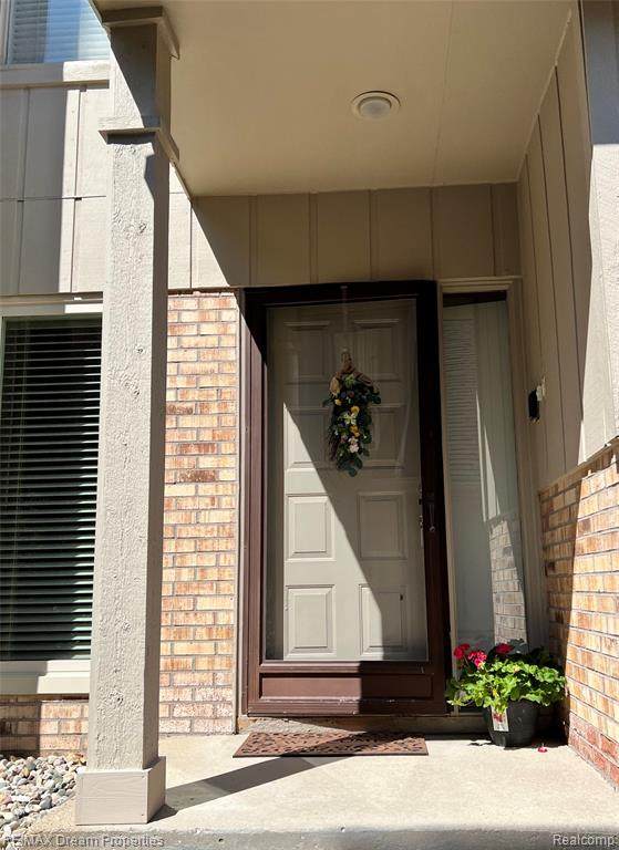29412 Laurel Drive - Photo 1