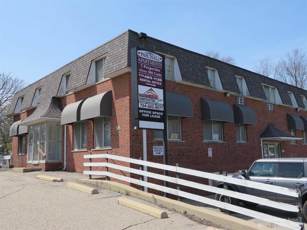 813 Michigan Ave - Photo 1