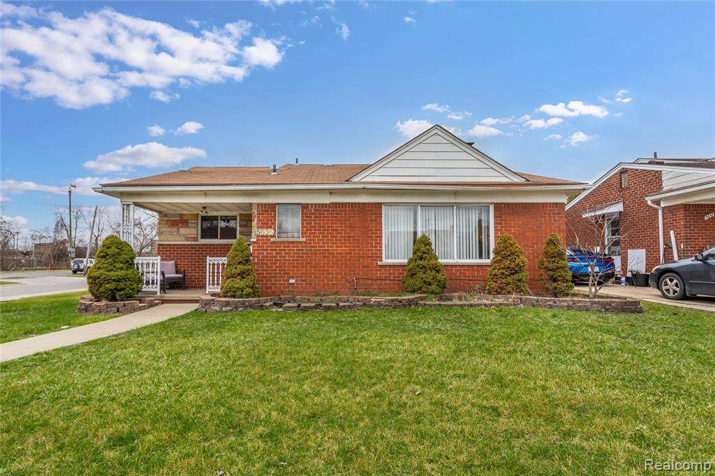 5635 Oakman Blvd - Photo 1