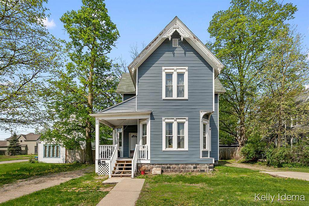 69 Maple Street - Photo 1