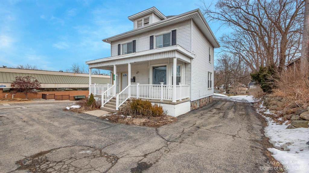 305 Grand River - Photo 1