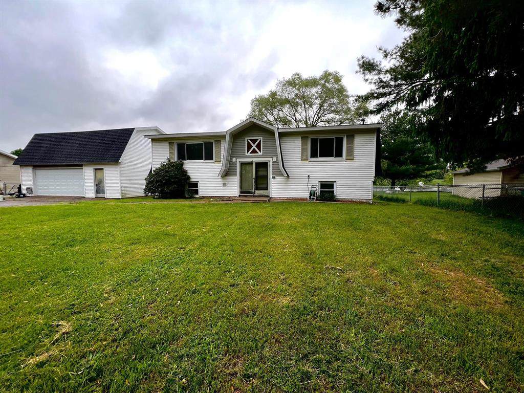 52420 Susan Lane - Photo 1