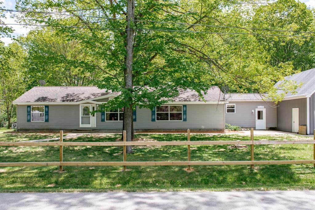 804 Deer Lane - Photo 1