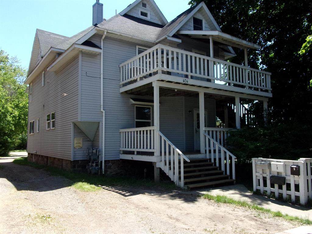404 Superior Street - Photo 1