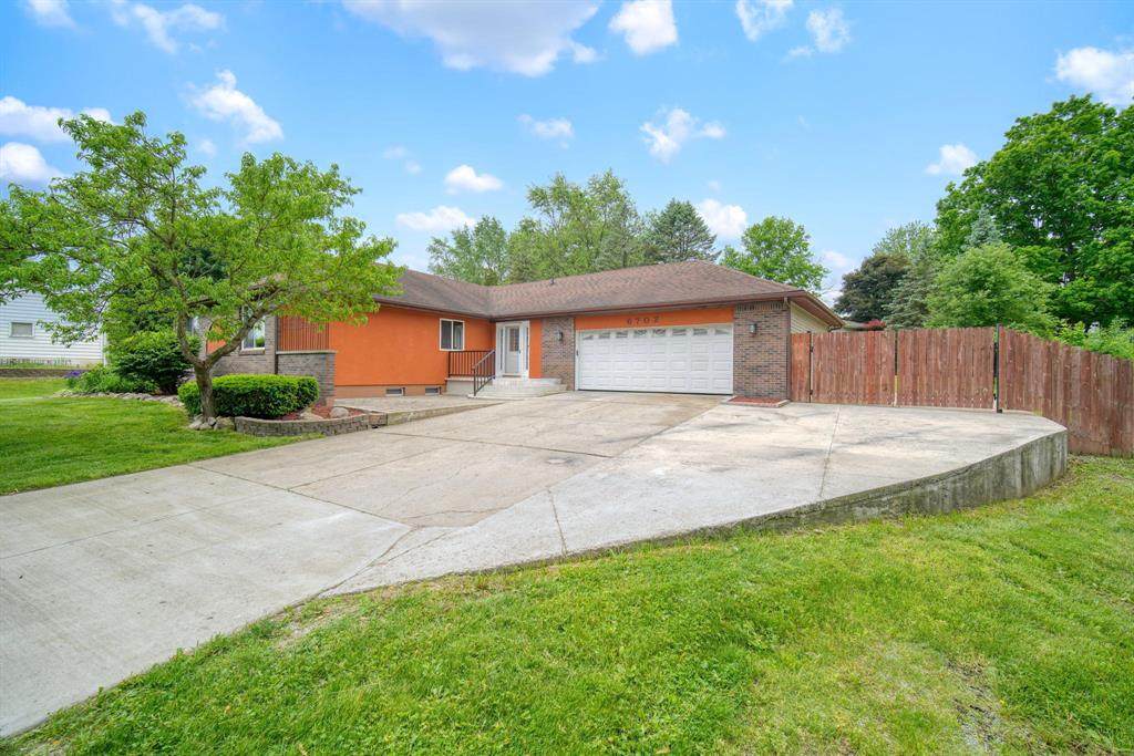 6702 Range Road - Photo 1