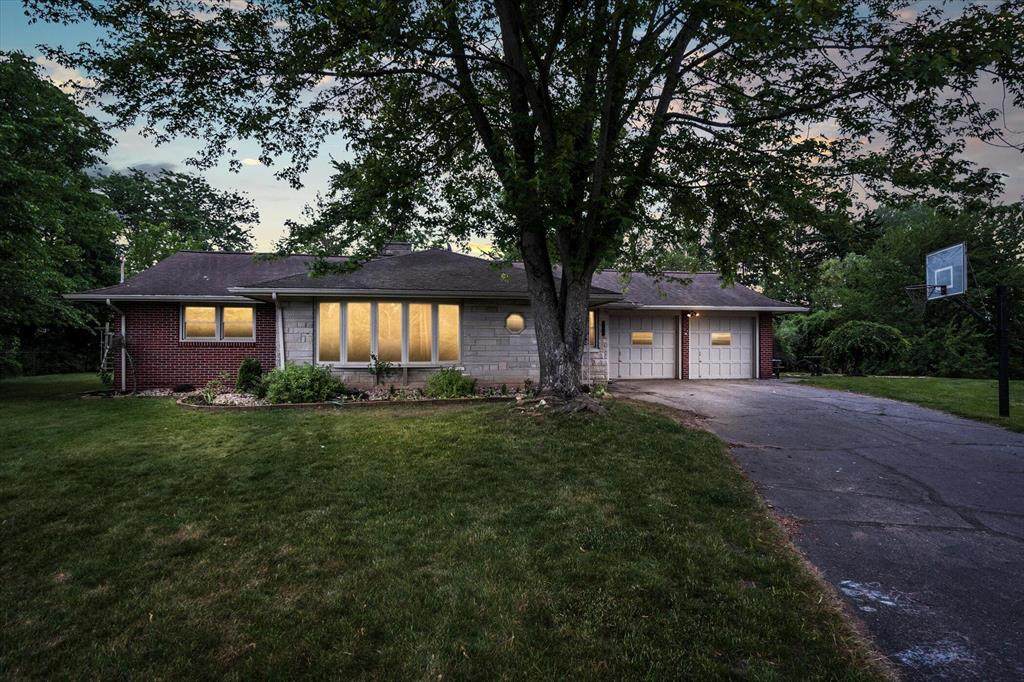 1619 Mardee Road - Photo 1