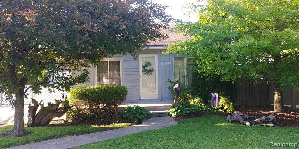 21709 Francis Street - Photo 1