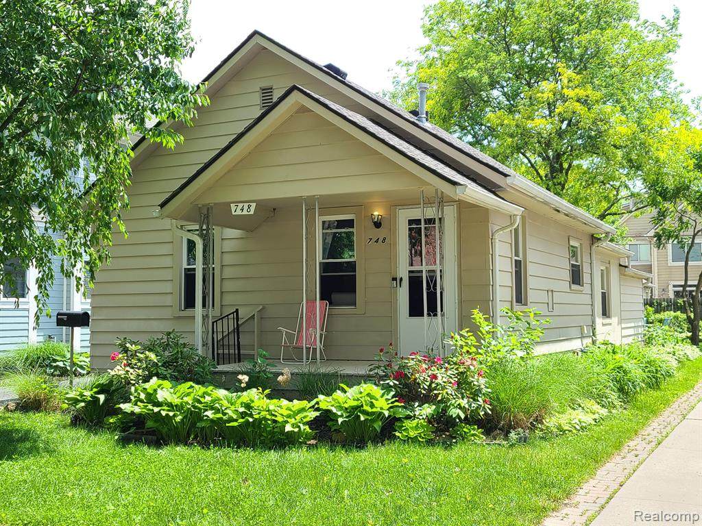 748 Bennaville Avenue - Photo 1