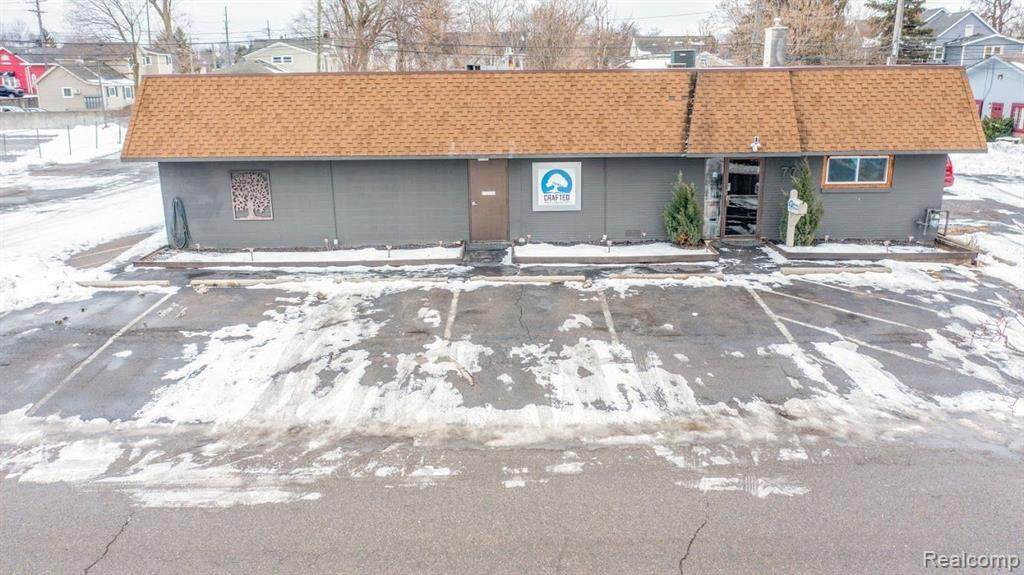 770 Davis - Photo 1