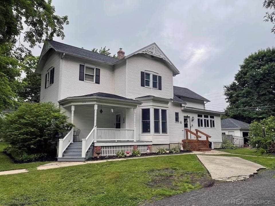 320 Bush - Photo 1