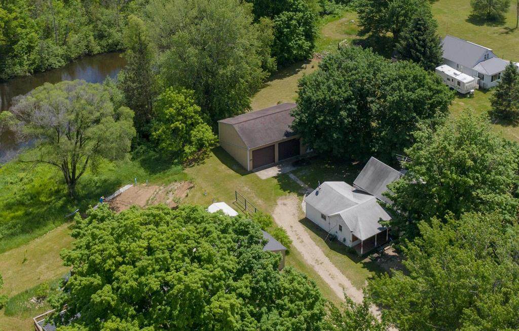 392 Norman Street - Photo 1