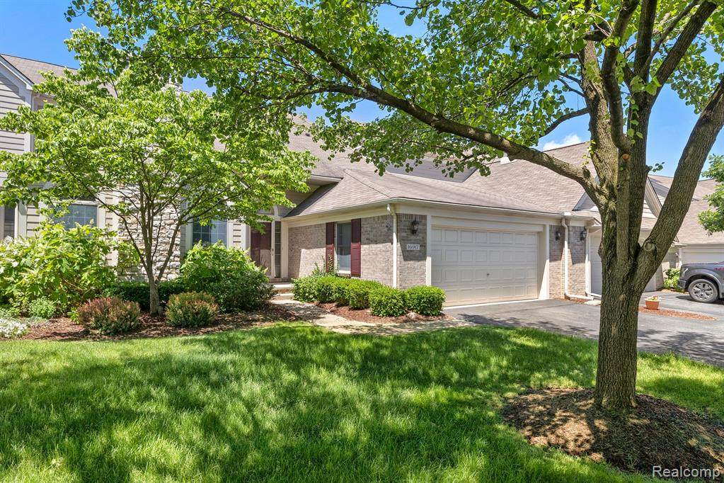 16917 Lochmoor Circle - Photo 1