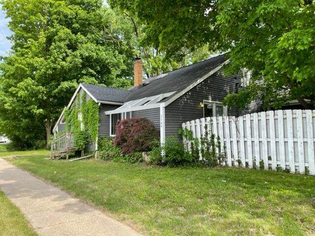 3140 44th Street - Photo 1