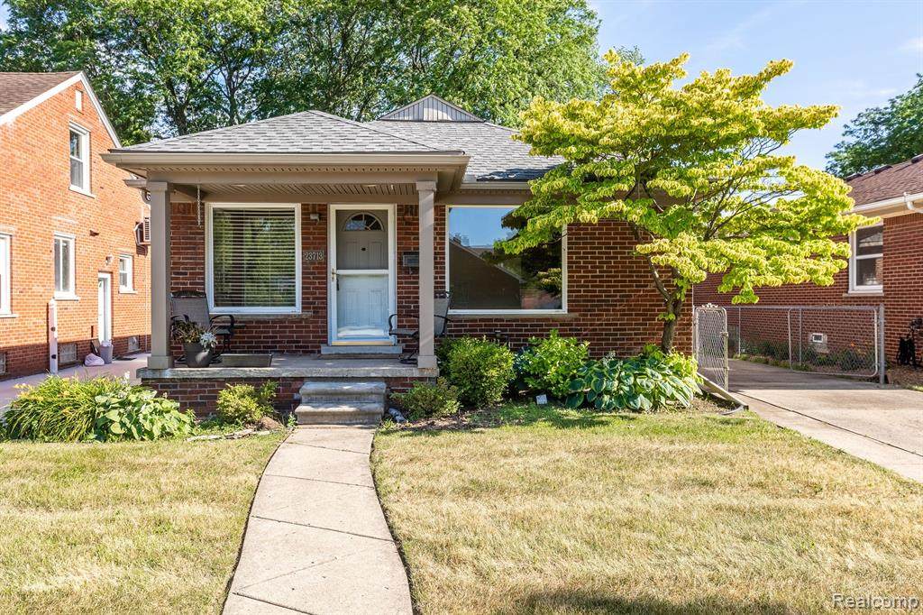 23713 Lawrence Avenue - Photo 1