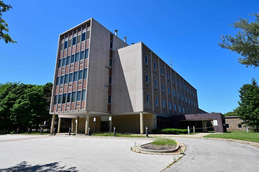 1700 Oak Avenue - Photo 1