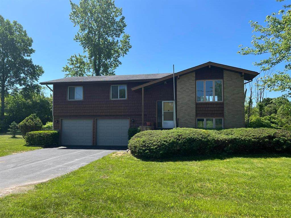 7362 Lake Ridge Road - Photo 1