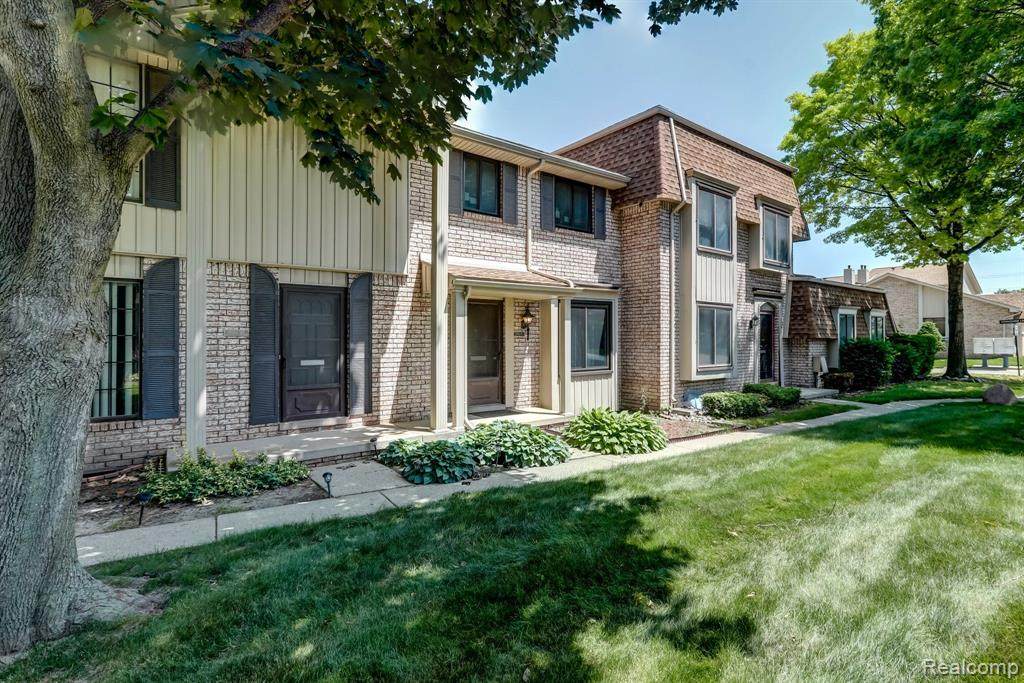 29105 Yorkshire Lane - Photo 1