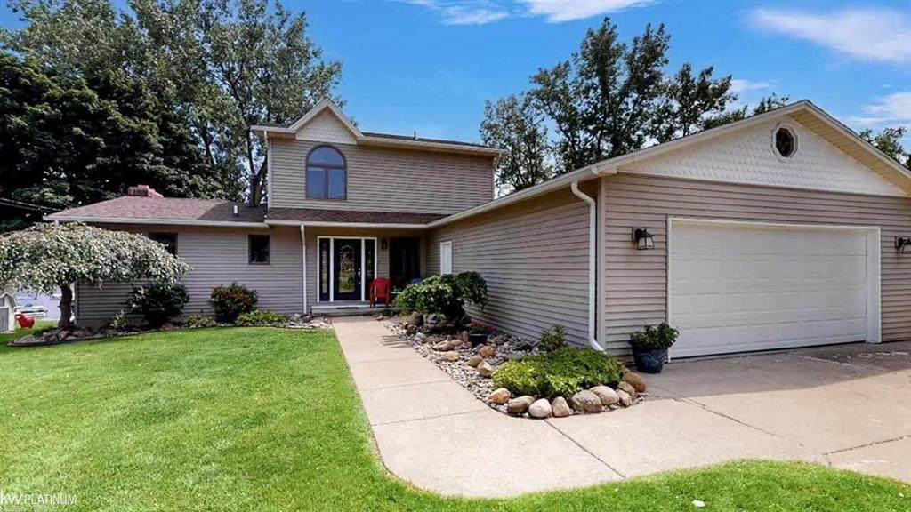 3383 Rolston - Photo 1