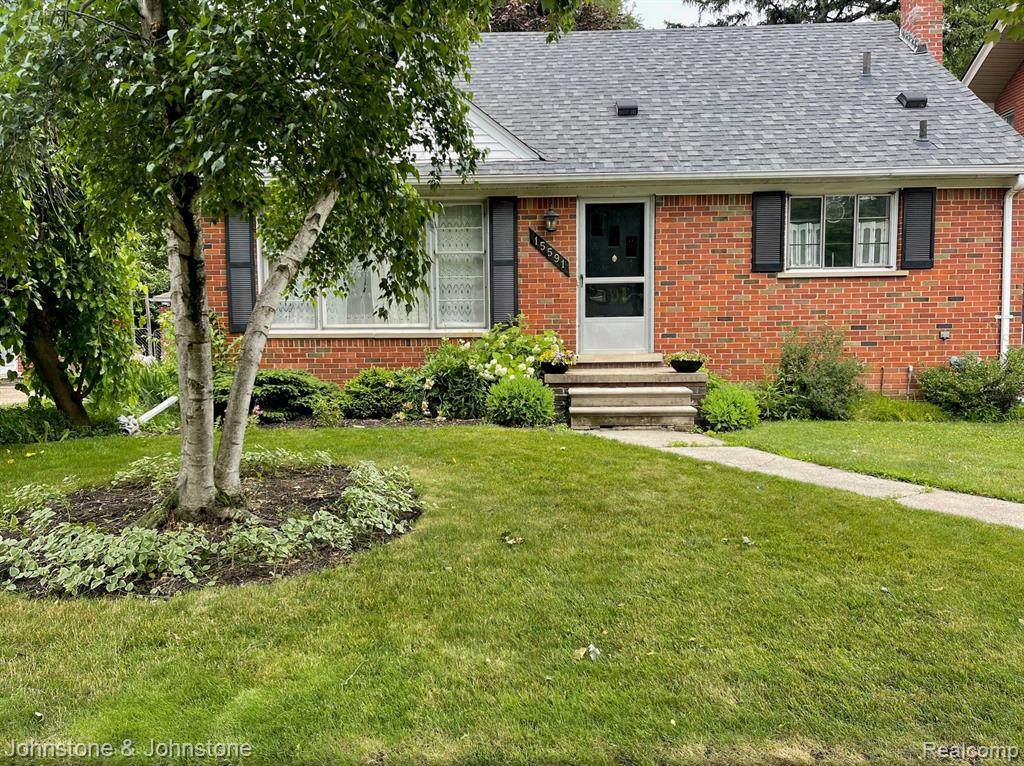 15591 Deerfield Avenue - Photo 1