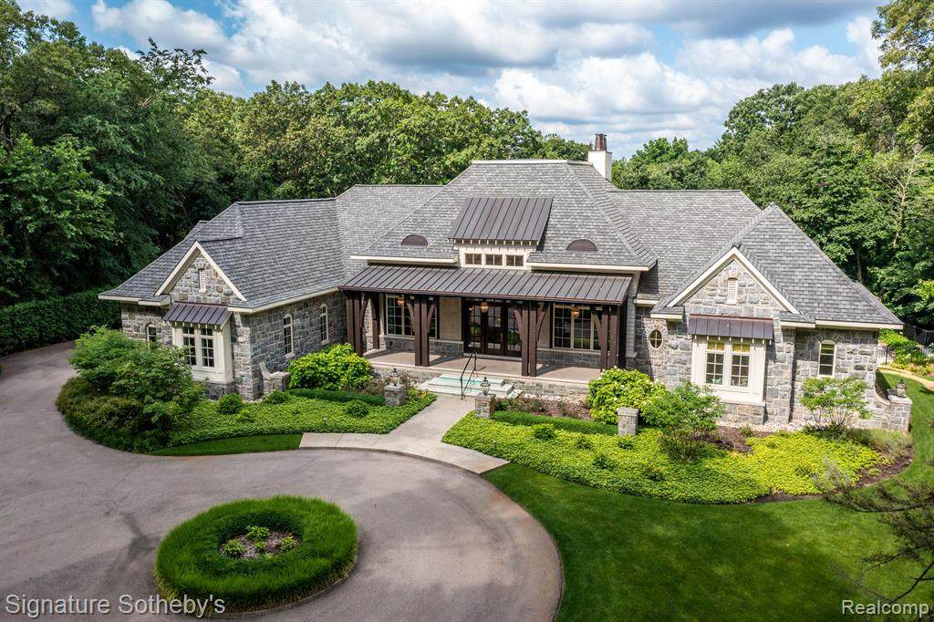 31145 Woodside Drive - Photo 1
