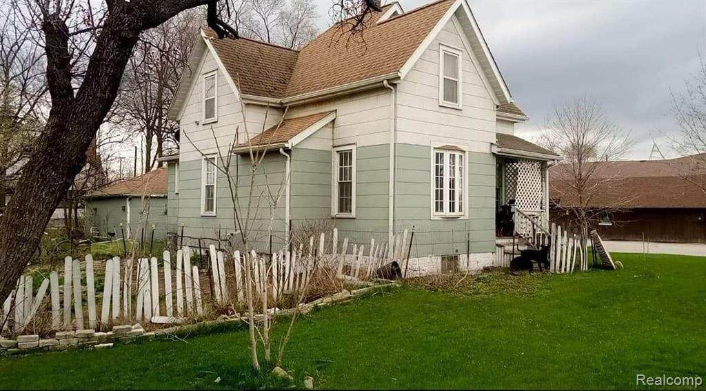 704 Pine Street - Photo 1