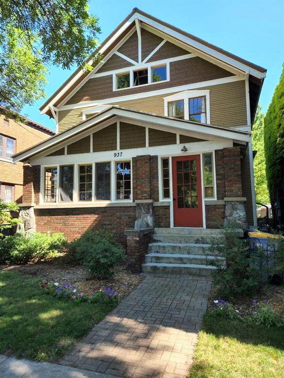 937 Wealthy Street - Photo 1