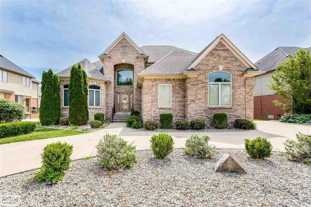 54688 Glen Oaks Dr - Photo 1