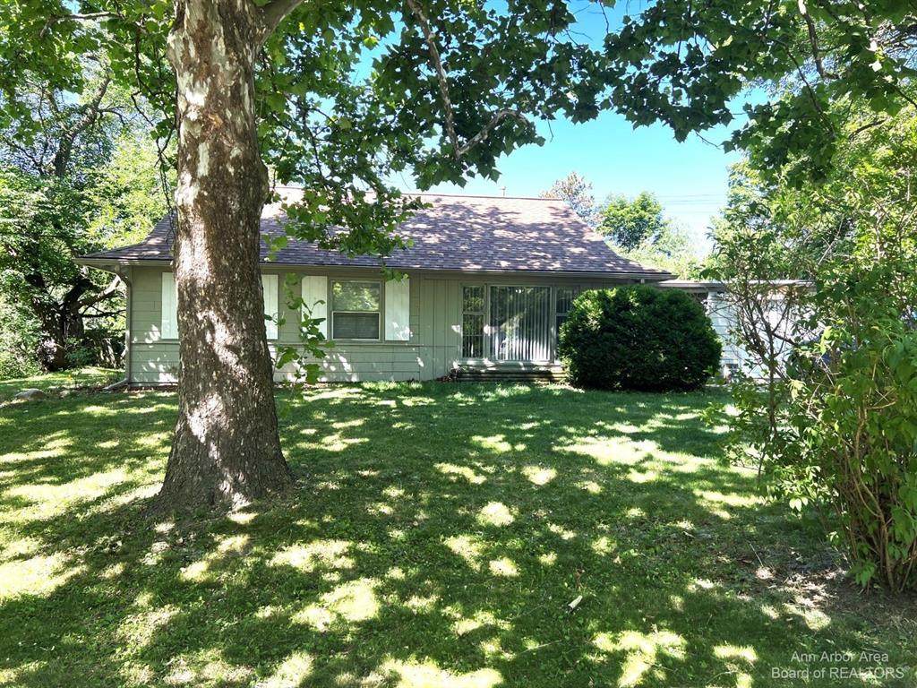 2310 Pinecrest Avenue - Photo 1