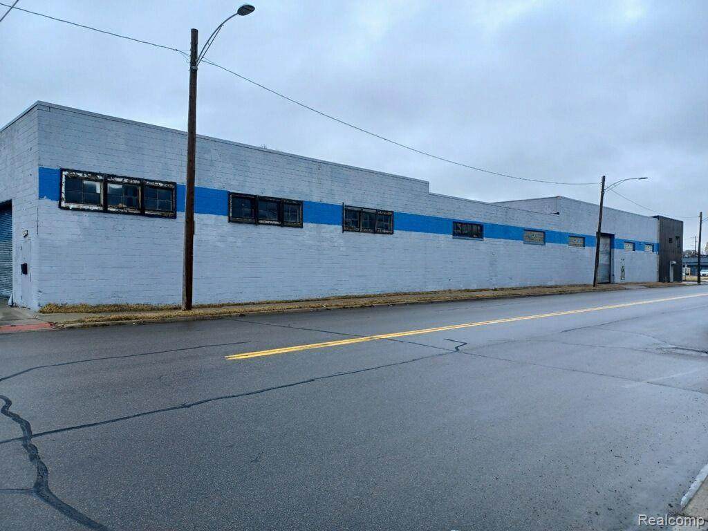 6400 Tireman Street - Photo 1