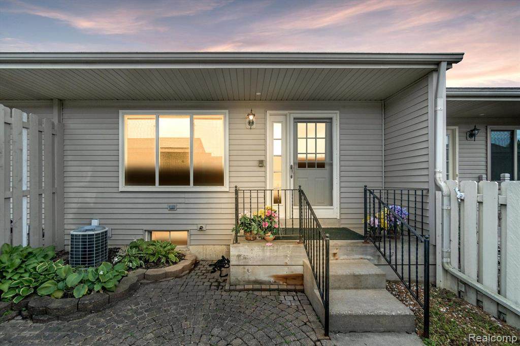 62360 Arlington Circle - Photo 1