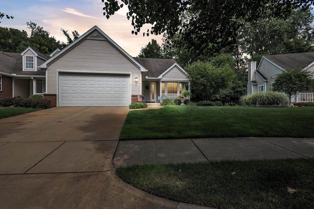 913 Oak Brook Drive - Photo 1