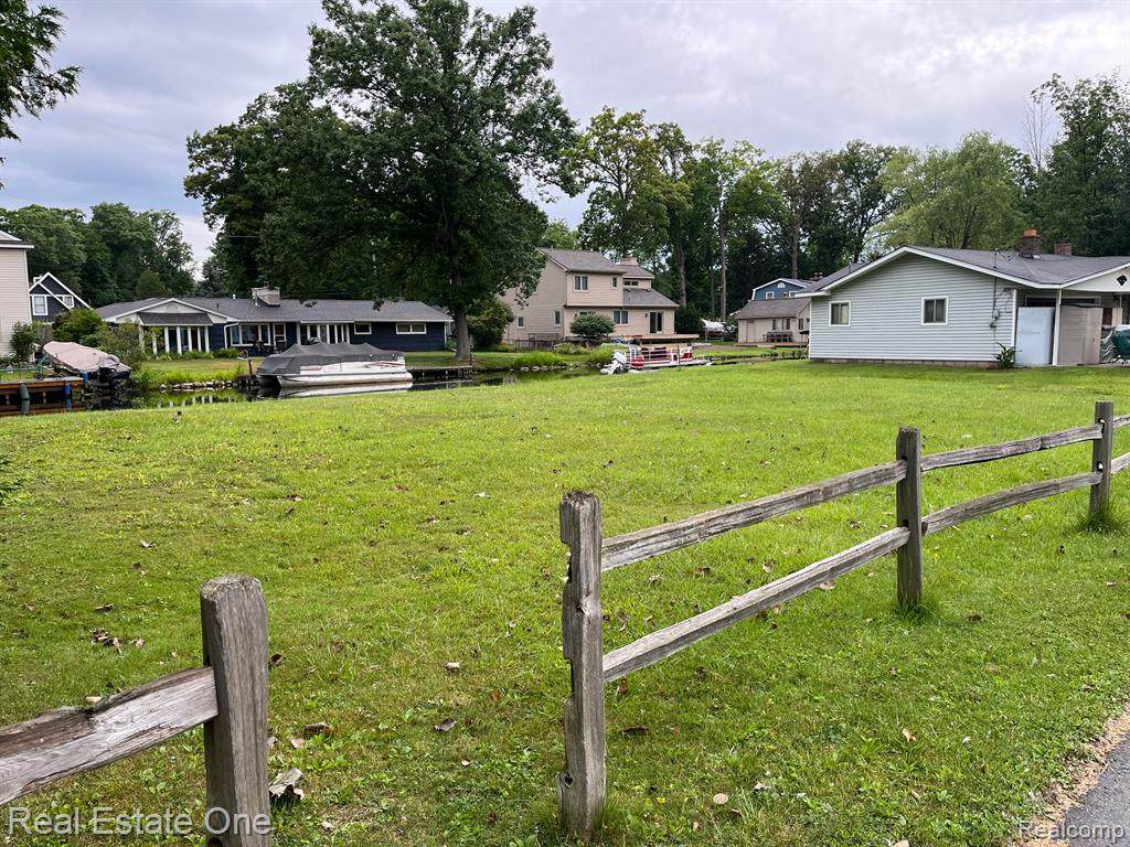 000 Clinton Drive - Photo 1
