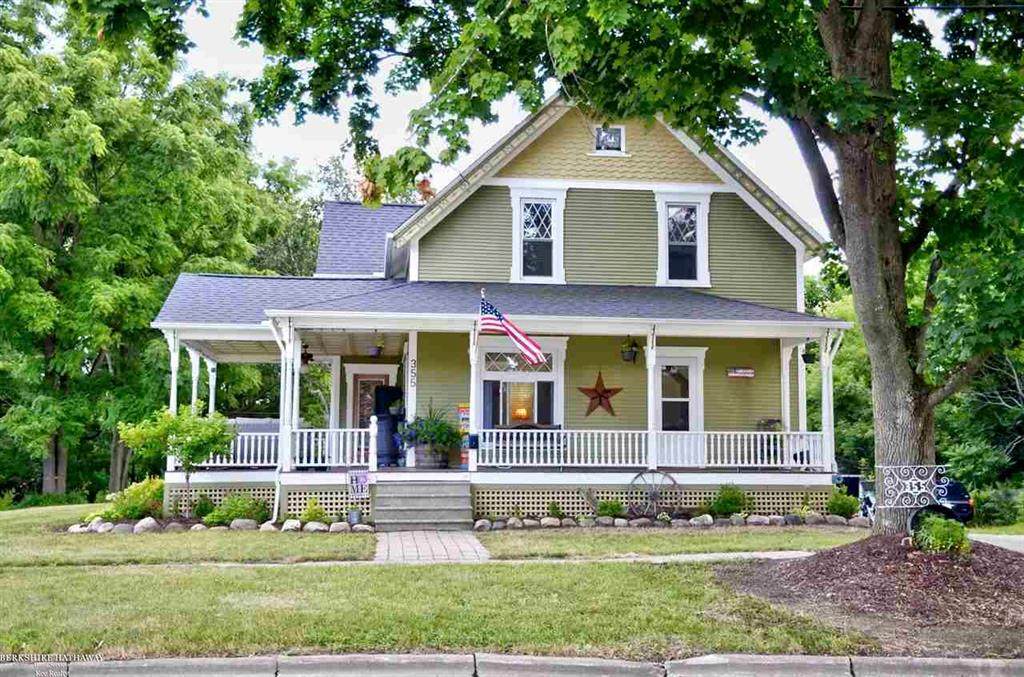 355 W 4Th St - Photo 1