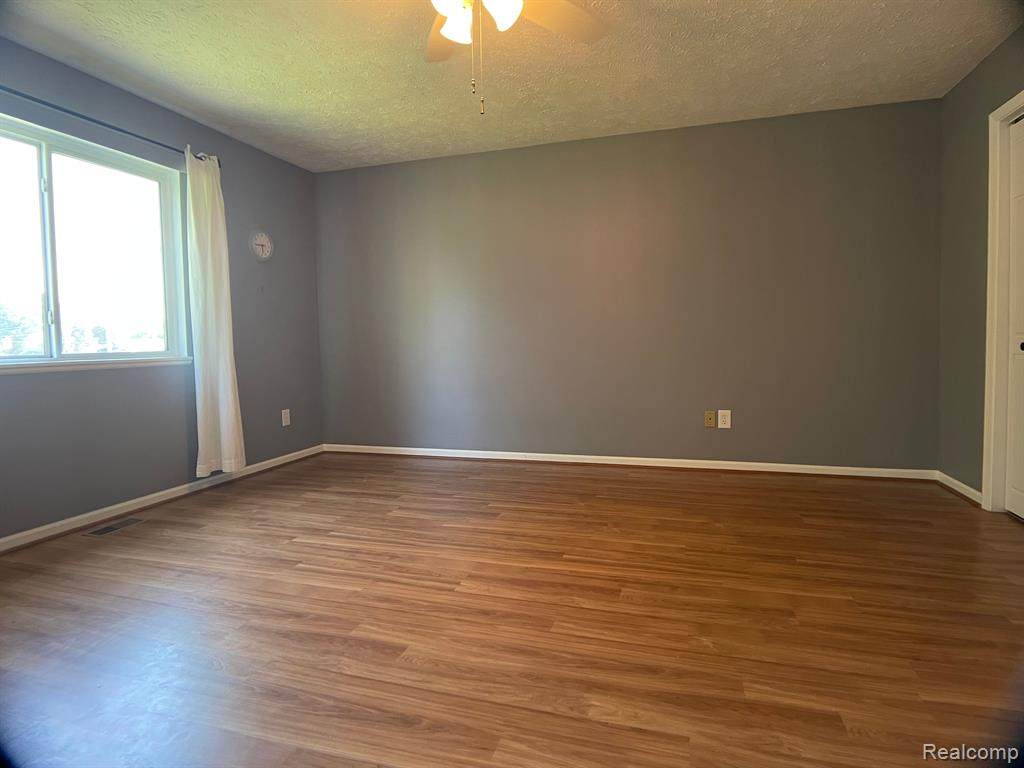 1245 Zimmer - Photo 1