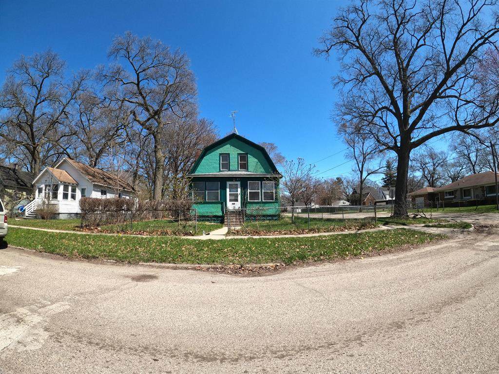 2244 6th Street - Photo 1