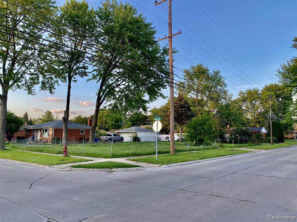 25544 Richardson Street - Photo 1