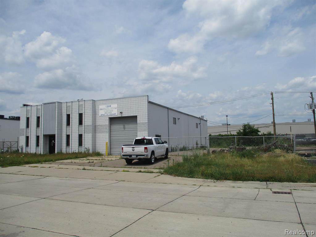 2089 Riggs Avenue - Photo 1