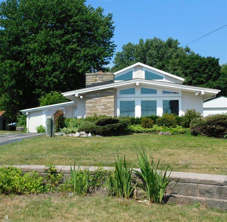 2226 River Rd - Photo 1