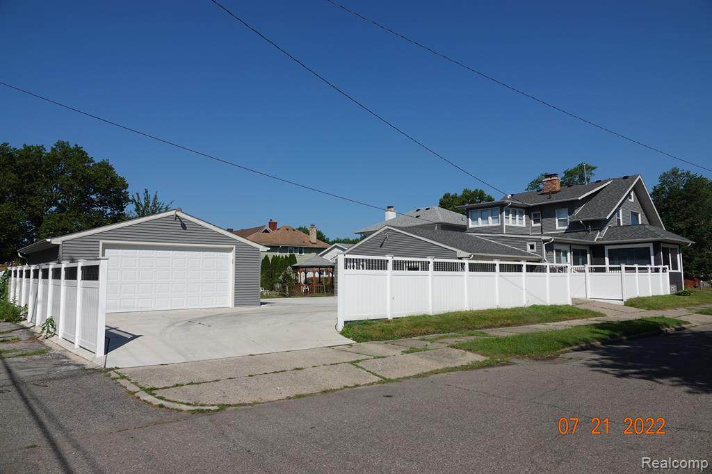 170 Massachusetts Street - Photo 1