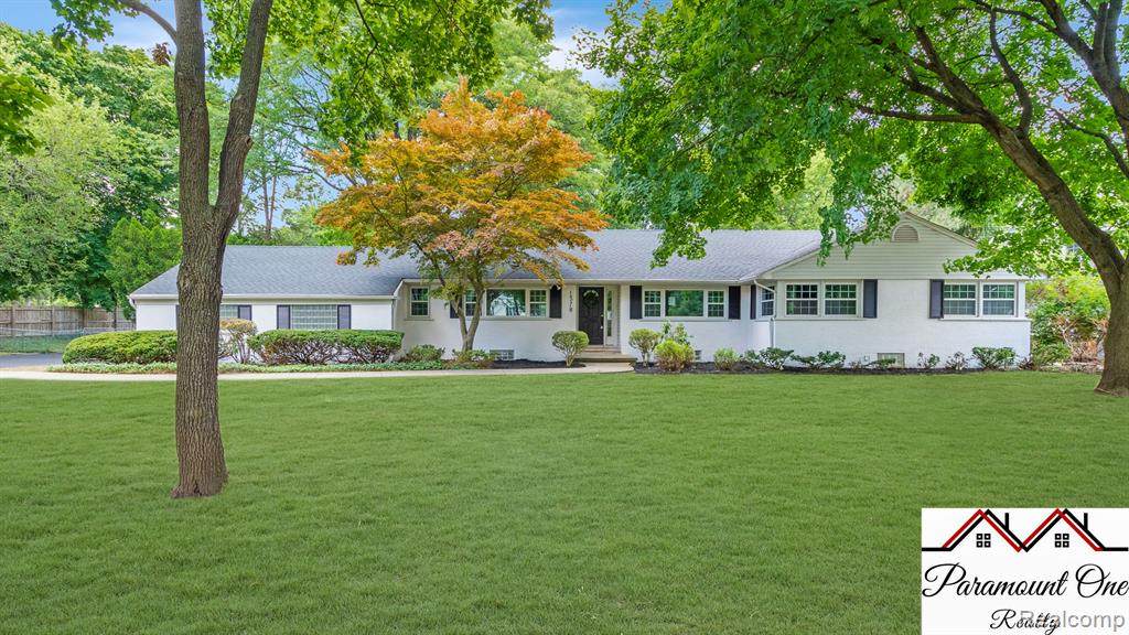 1578 Lakeside Drive - Photo 1