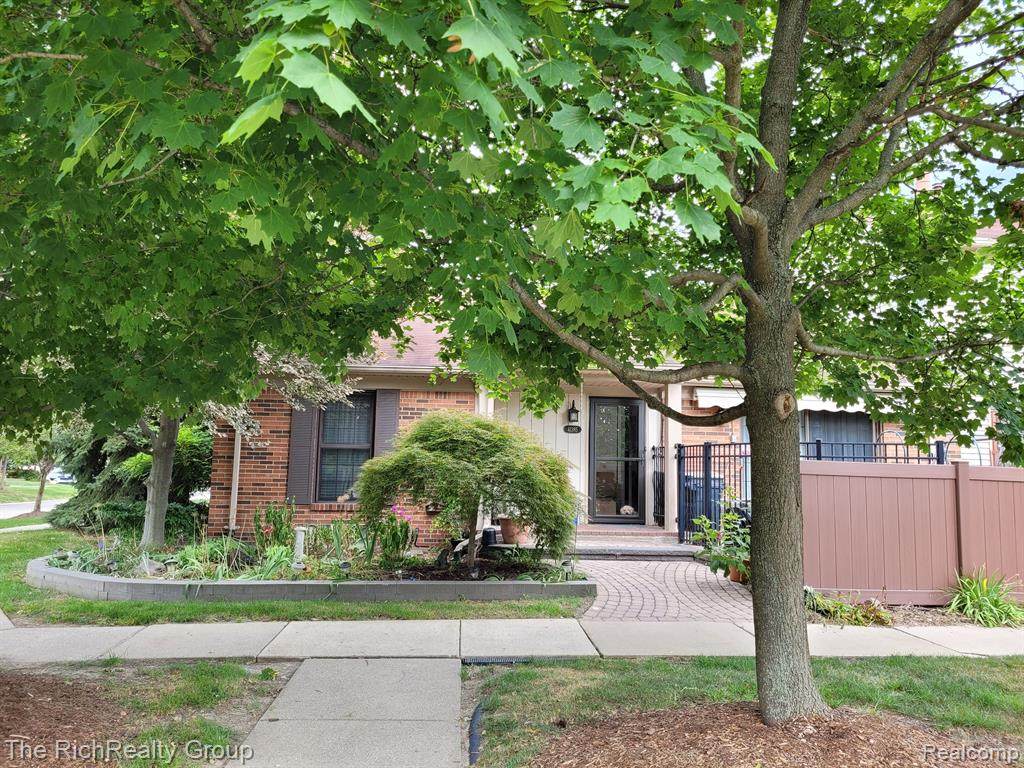 41385 Southwind Drive - Photo 1