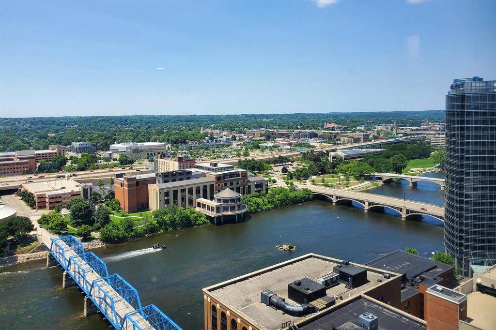 57 Campau Circle - Photo 1
