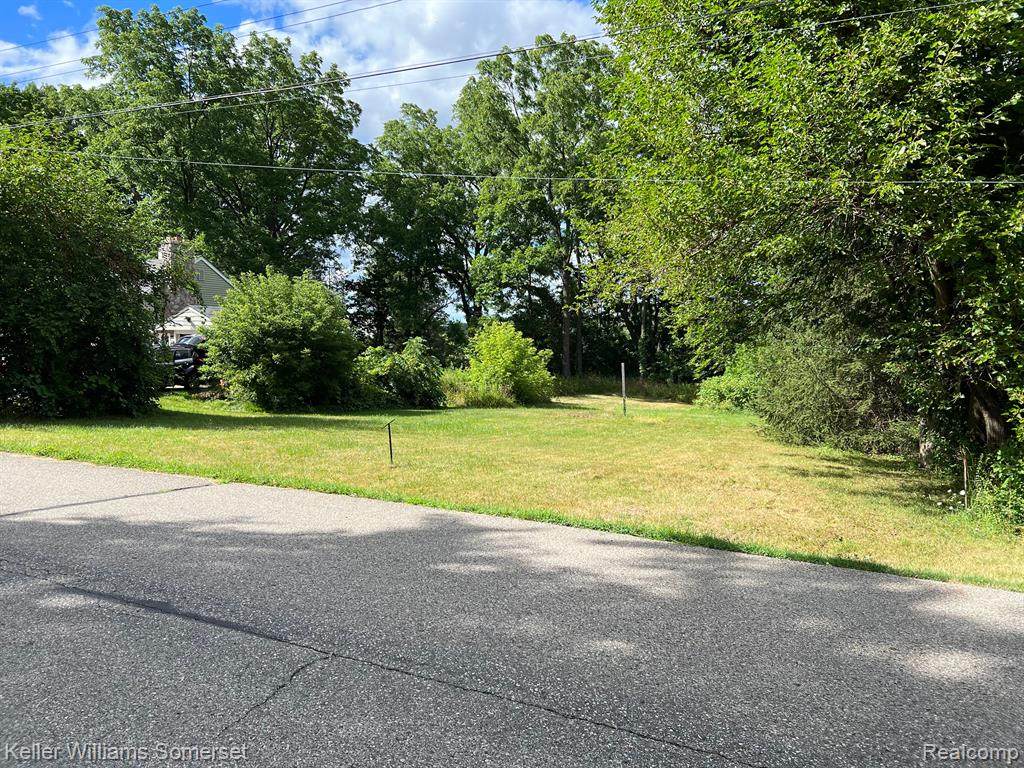 2195 Knollwood Street - Photo 1