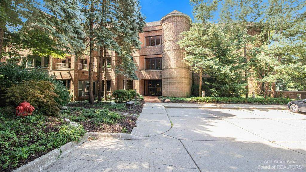 3000 Glazier Way - Photo 1