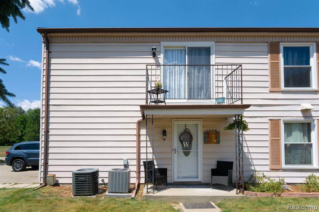 1446 Hunters Ridge - Photo 1