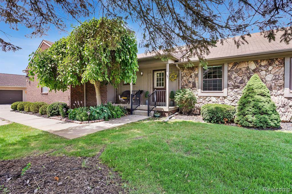 12345 Cambridge Boulevard - Photo 1
