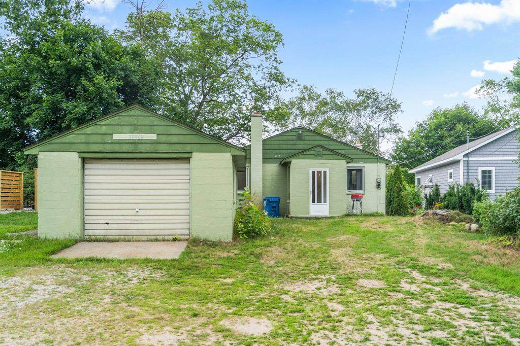 10962 Riverview Drive - Photo 1